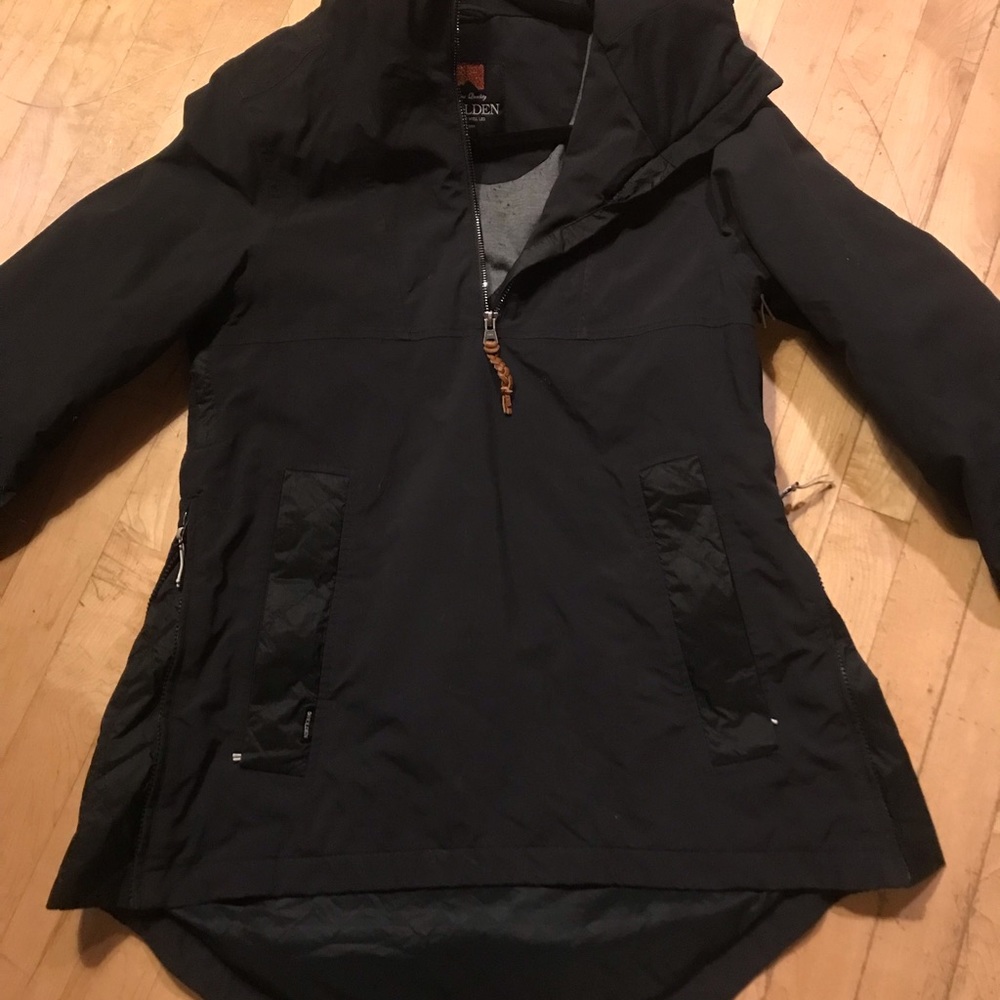 Black, Holden, insulated, pull over jacket, skiing ⛷ or snowboarding 🏂